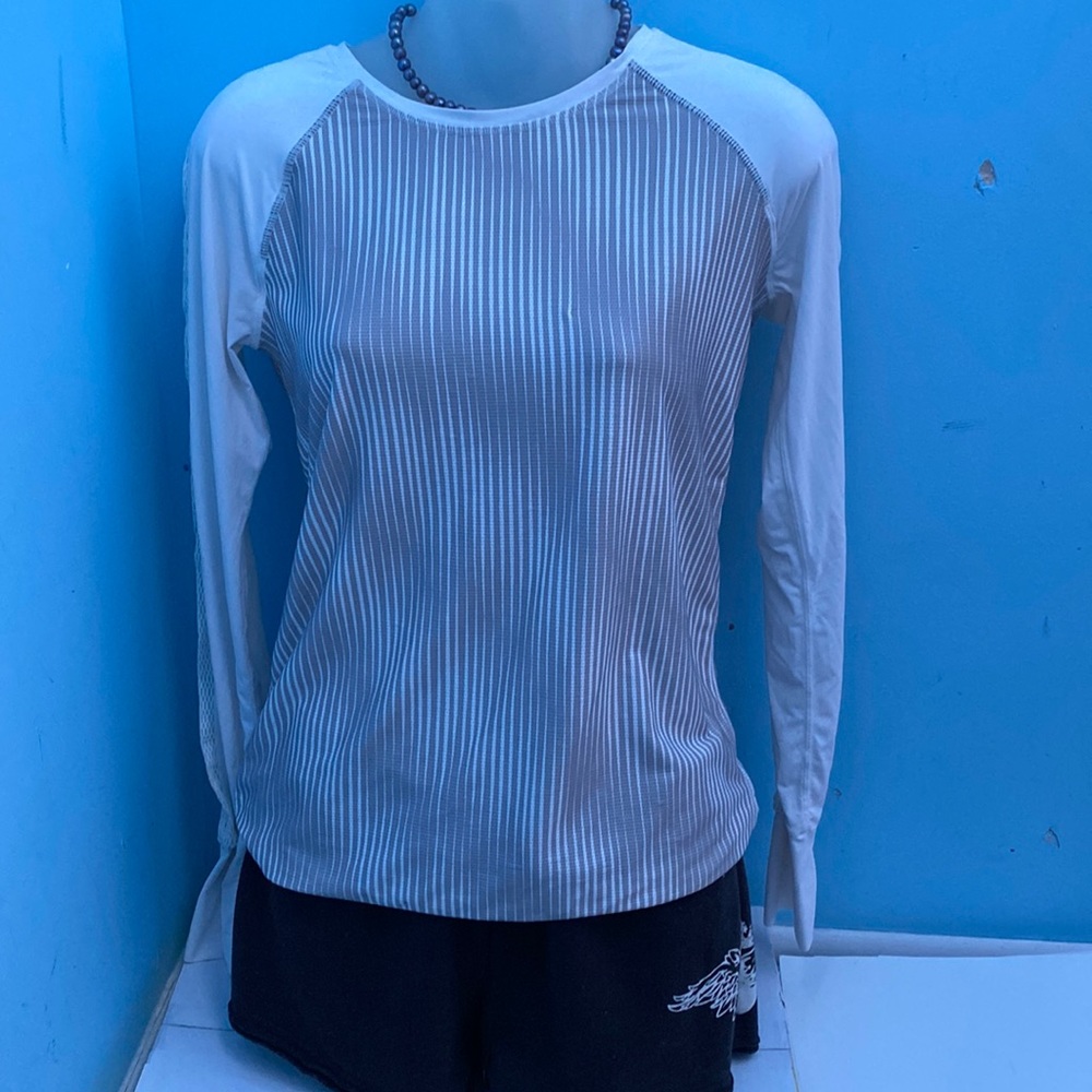 Womans Athleta blouse